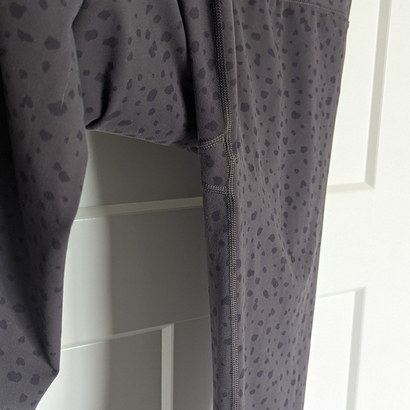 Vuori Grey Elm Dot Studio Seamless Leggings sz L - Picture 4 of 5